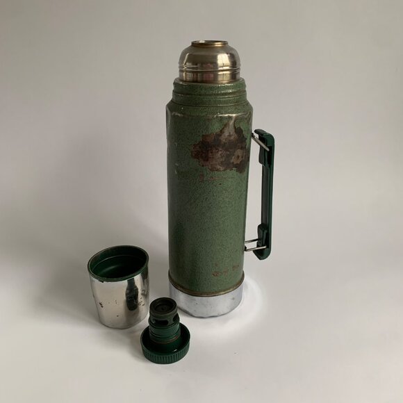 Stanley Vintage A-944DH Green Dented WORKING MAN'S Thermos - Picture 1 of 6